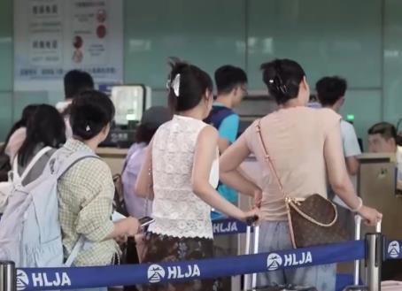 串飞航线将文旅资源连线成面 助力特色游从“一地一季”转向“全域全季”