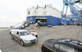 我国汽车单月出口量首次突破100万辆