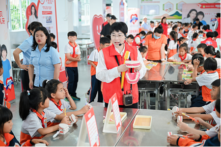 护牙暖童心 公益伴成长——舒客宝贝・关爱小乳牙科学防龋公益行动走进西畴县兴街镇第一小学
