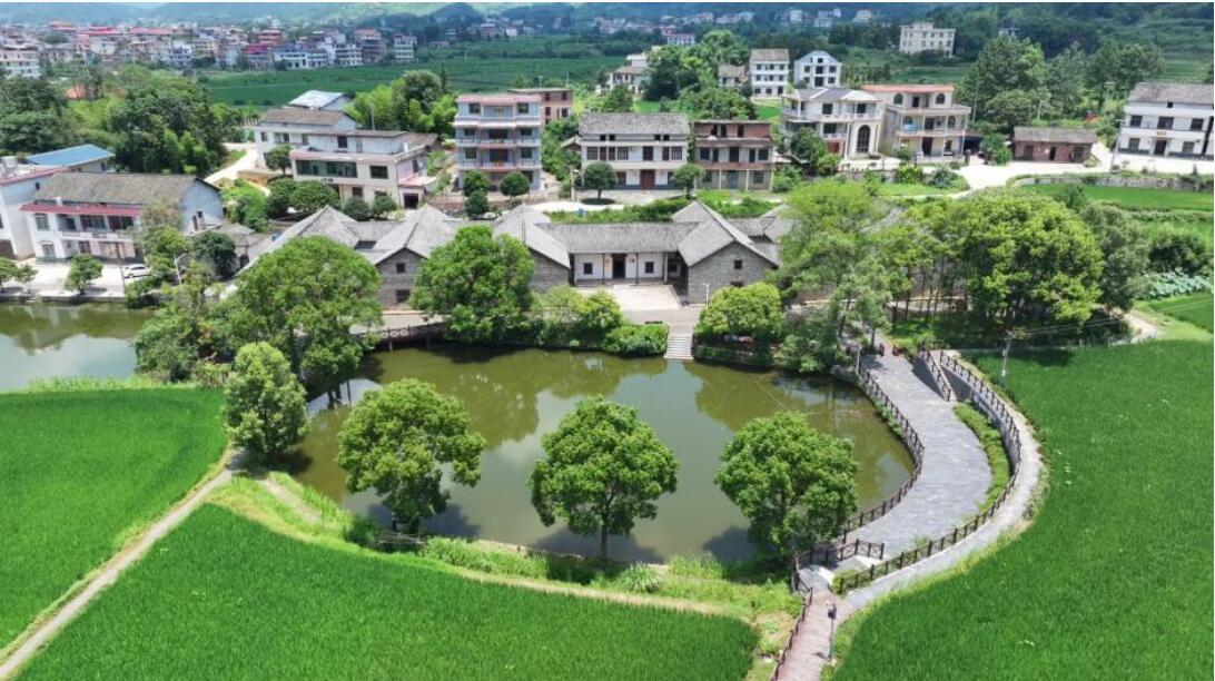 青春“三下乡”：湖南师大学子以文助农赋能乡村振兴
