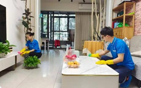 促家政服务业提质扩容 政策“组合拳”加速落地