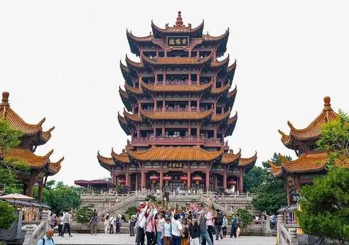 “跟着课本去旅行”成暑期热门