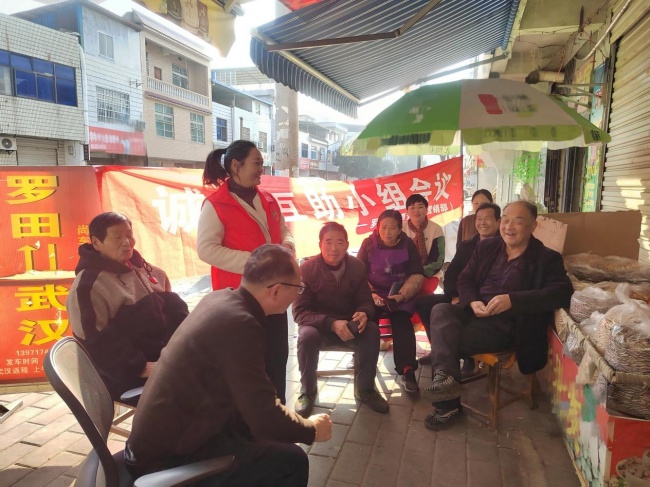 送策下乡暖民心 便民服务零距离
