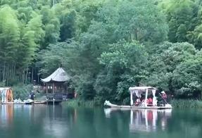 清凉山水吸引外籍游客 为夏季旅游市场注入清凉活力