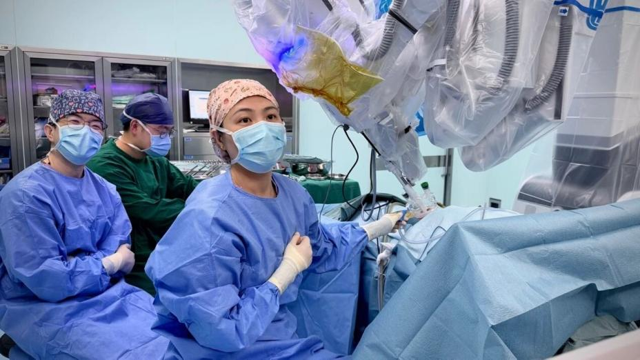 单日五连台！上海儿童医学中心依托蛇形臂单孔机器人赋能小儿外科高质量常态化发展