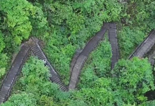 “山水奇观+IP赋能+特色文化”催生文旅消费新增量