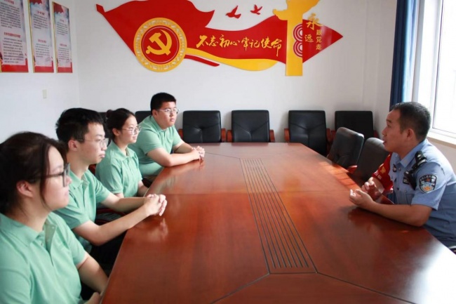 枫桥经验指方向 矛盾化解在基层