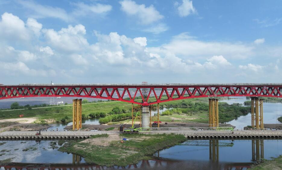 合武高铁金寨史河特大桥钢桁梁主体工程完工