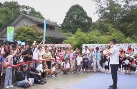 暑期文旅亮点纷呈燃旺“烟火气” 多元消费场景激发经济澎湃活力