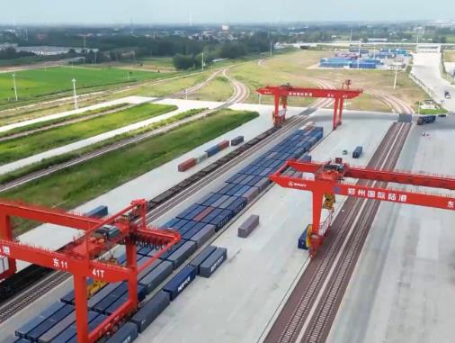 两趟国际班列首发 畅通中欧班列物流新通道