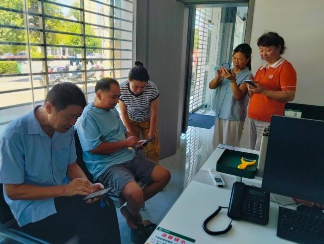 湖北红安：“规则铁轨”铺到每家小店