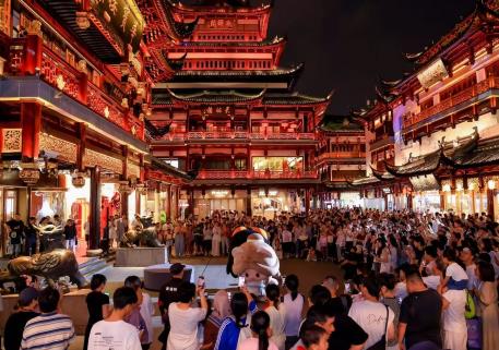 夜间经济热度高涨 文艺新玩法亮相上海街市