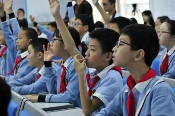 全国学生总体近视率“五连降” 　专家建议全天课余视屏时间累计不超过一小时