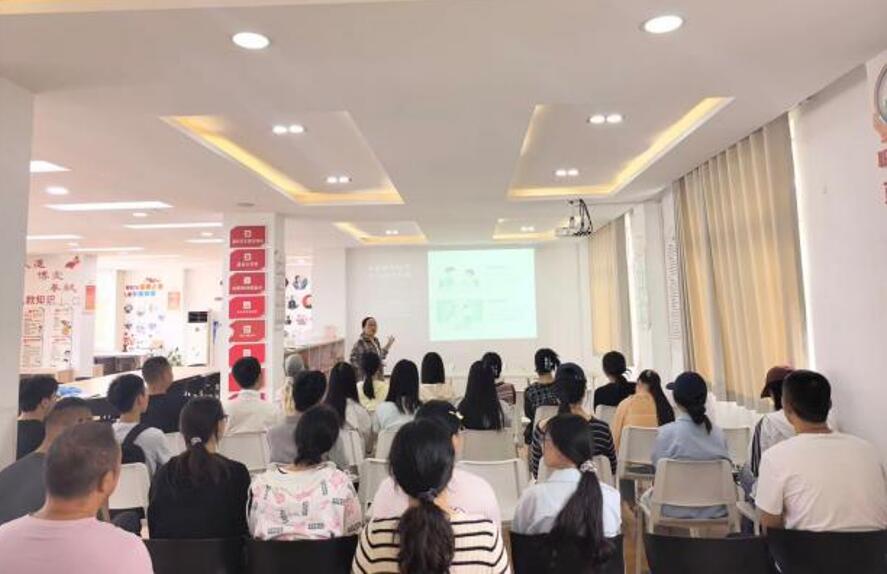 提能力 树典型 聚合力——金雁社区开展党建引领“专业社工+志愿服务”培训暨总结表彰活动