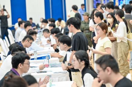 两天11场，场场有回响！佛山把招聘会开成“双向奔赴”