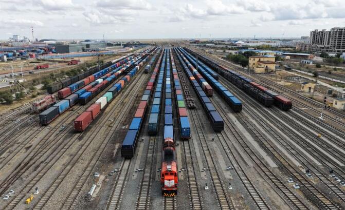 中欧班列中通道今年以来班列通行量突破3500列