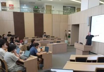 如何成为人工智能领域人才？这份“职业技能大礼包”别错过