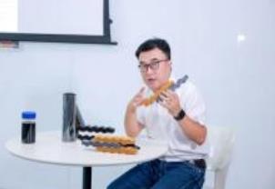 我国科学家发现石墨烯膜“层间折叠卡扣”结构
