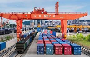 今年前三季度国家铁路发送货物30.5亿吨 持续保持高位运行