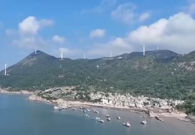 福建西洋岛：海风阳光“变”绿电 微电网破解海岛用电难题