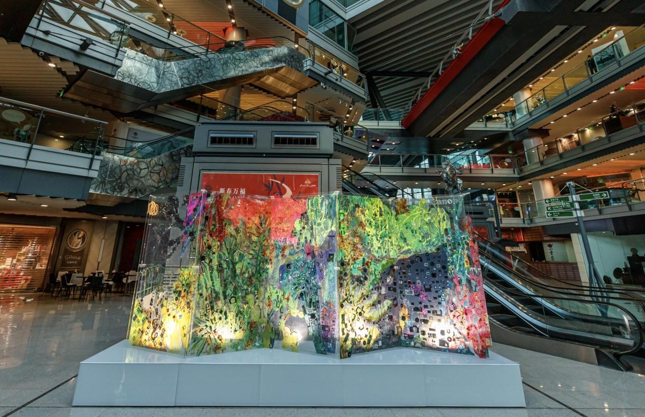 佳能《万物共生》艺术装置落地侨福芳草地 