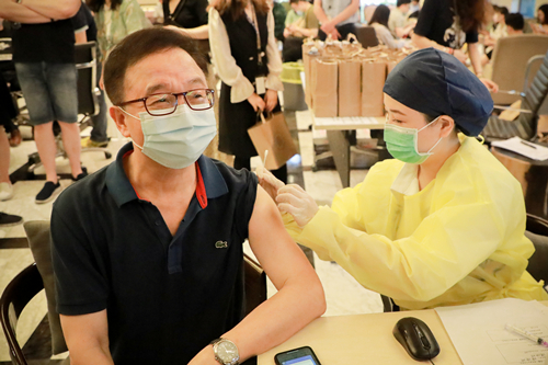 加强员工关怀，仲利国际组织疫苗接种活动