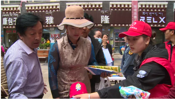 落实安全责任推动安全发展   雅江安全生产月宣传有“招数”