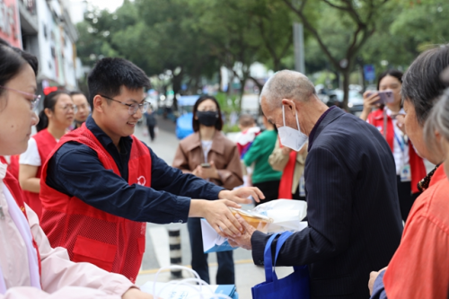 浙江温州：情系桑榆  绘就最美夕阳红