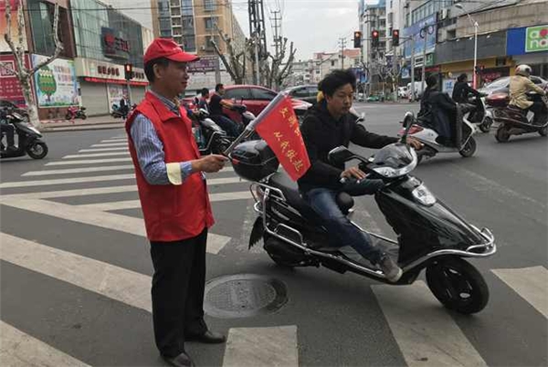 浙江嵊州市烟草专卖局：“香溢”志愿齐发力 普法宣传润民心
