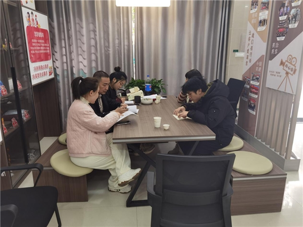 以法为盾 守护成长 