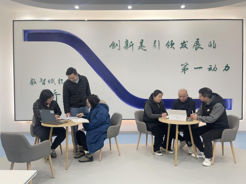 武汉硚口烟草：小小工作室  巧解大难题