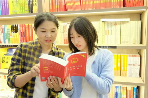 “花式”普法润人心 法治护航再提升