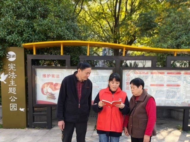 一抹“香溢红” 志愿服务让温暖与爱同行