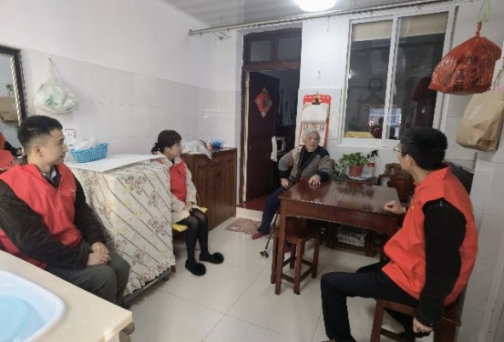 浙江湖州市烟草专卖局：聆听红色故事　传递红色温情