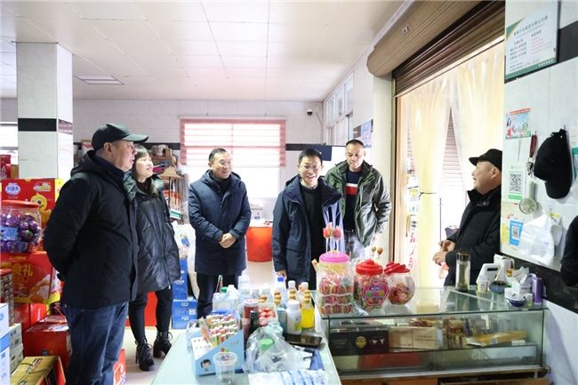 湖北省松滋市烟草专卖局：“三送下乡”提升农网服务质量