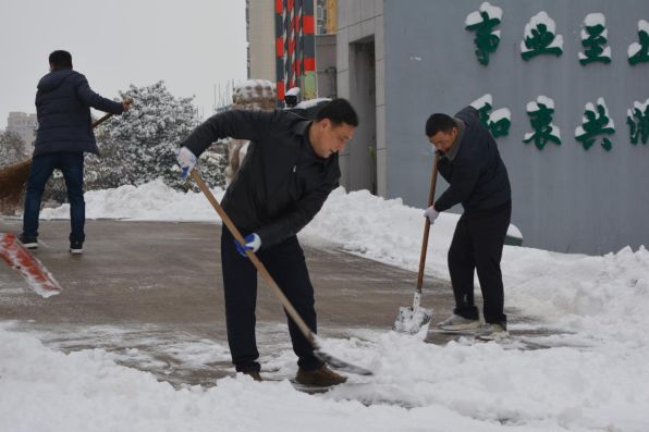 文明实践送温暖 新春佳节年味“龙”
