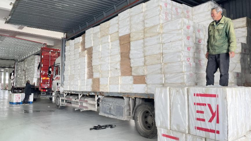 浙江温岭集中销毁假私烟近12万条 涉案价值超1500万元