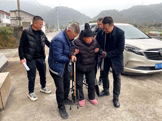 浙江瑞安：岁寒不抵情暖 “香溢”守候一冬