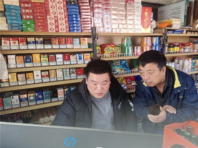 本溪市烟草专卖局（公司）南芬区局（营销部）开展“三送”科技志愿服务活动