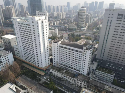“五一”时节点滴耕耘 中建八局武汉同济医院病房改造建设及能力提升项目持续推进