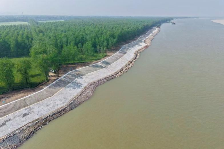 助力碧水东流！中建筑港长江安庆河段治理工程建设取得阶段突破