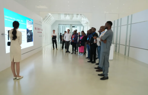 一带一路中外媒体走进长城汽车，亲眼见证智造成果