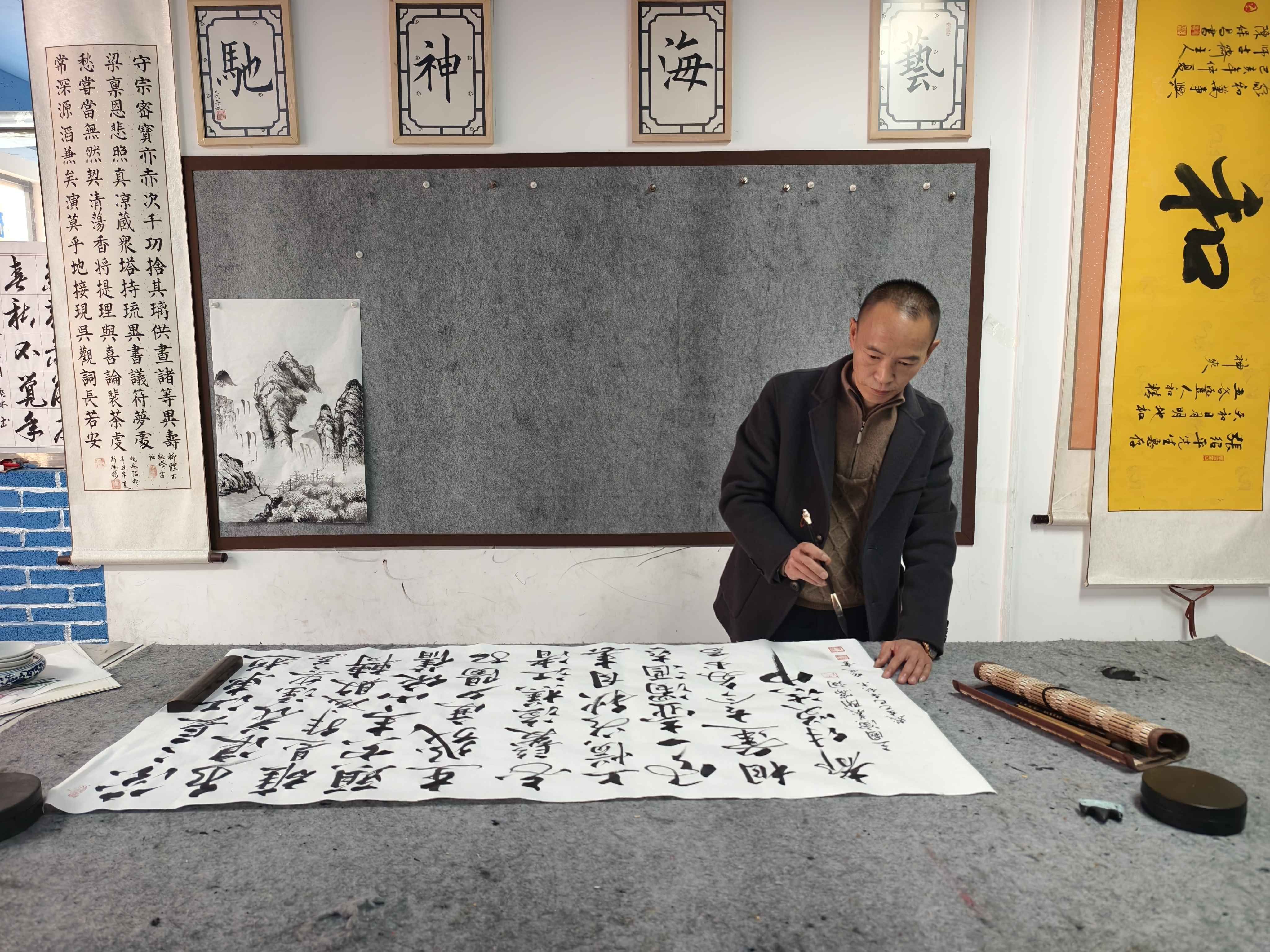 罗平县稚子教育：翰墨传承，育才树德，助力青少年书写精彩人生