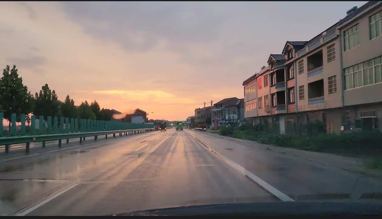 “三条路”激发乡村振兴新活力