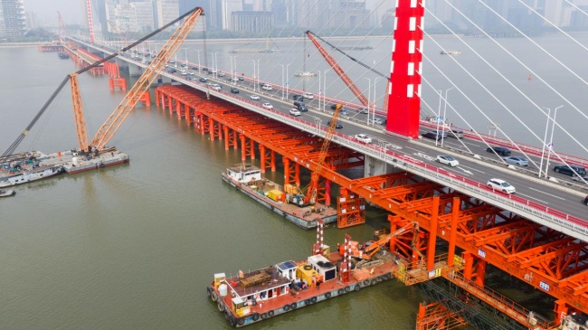 旧桥上部结构拆除完成！中交路建钱江三桥改建项目新桥建设提速