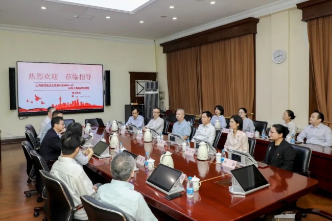 追随劳模足迹 汲取奋进力量——春芝堂党员骨干与劳模面对面