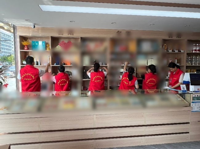 黄梅烟草：党建赋能优服务  志愿帮扶暖终端